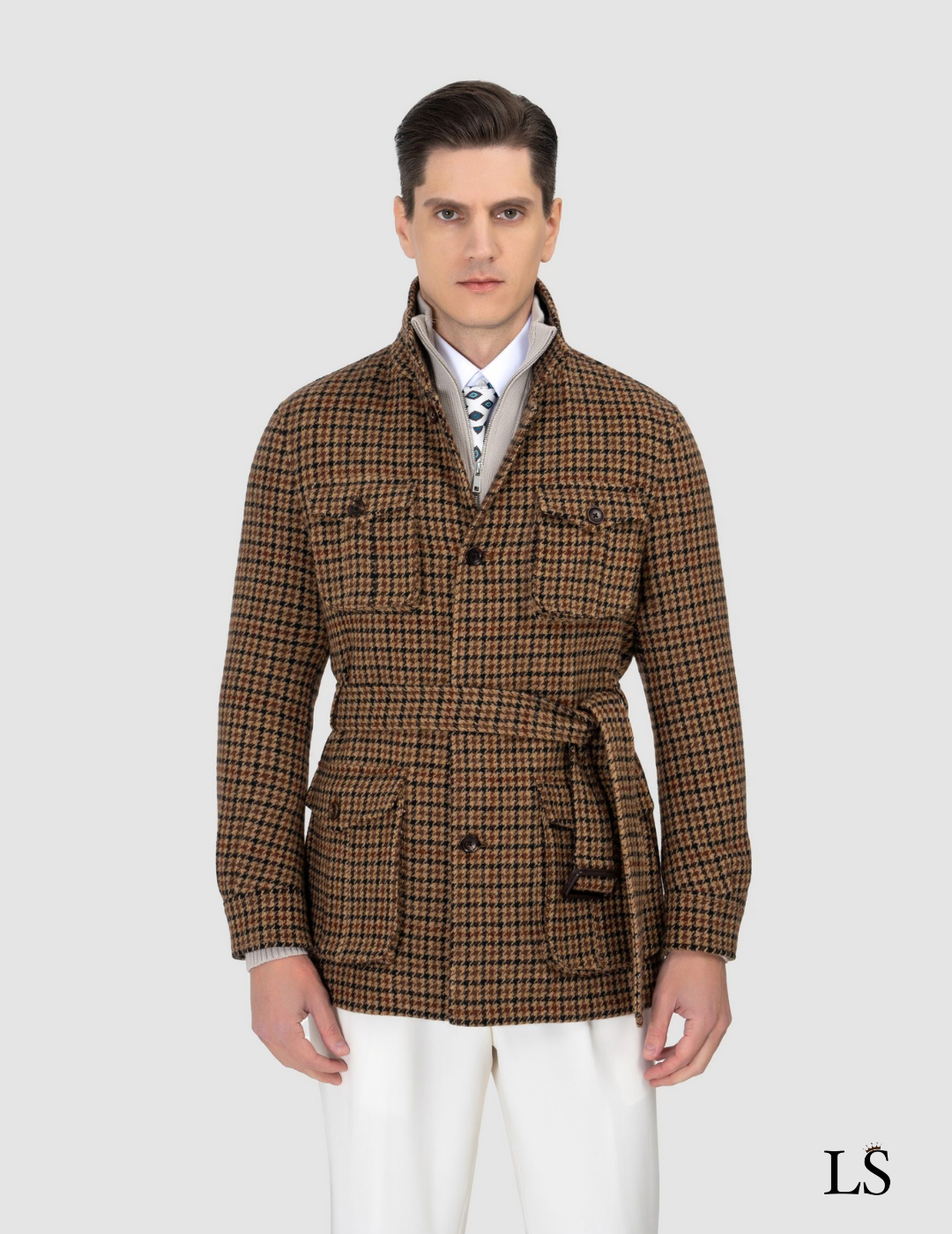 Jaqueta safari de tweed com cinto.