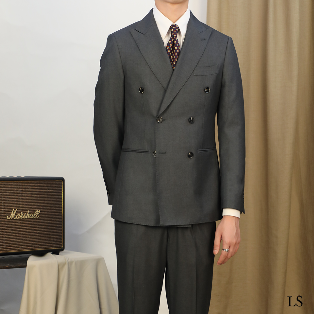 Traje italiano cruzado